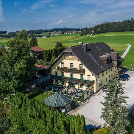 Gasthof Zur Seeburg Seekirchen am Wallersee Exterior photo