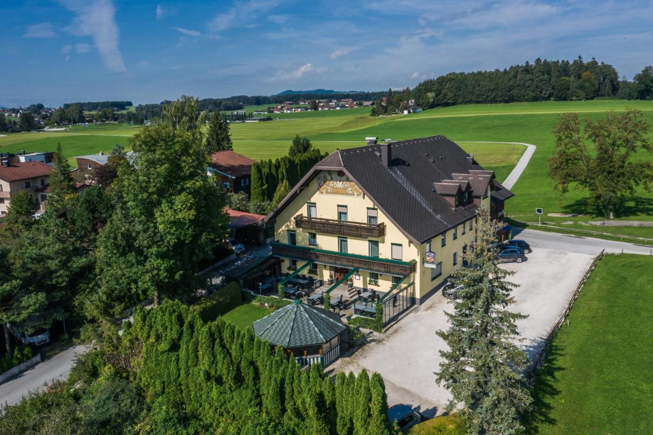 Gasthof Zur Seeburg Seekirchen am Wallersee Exterior photo